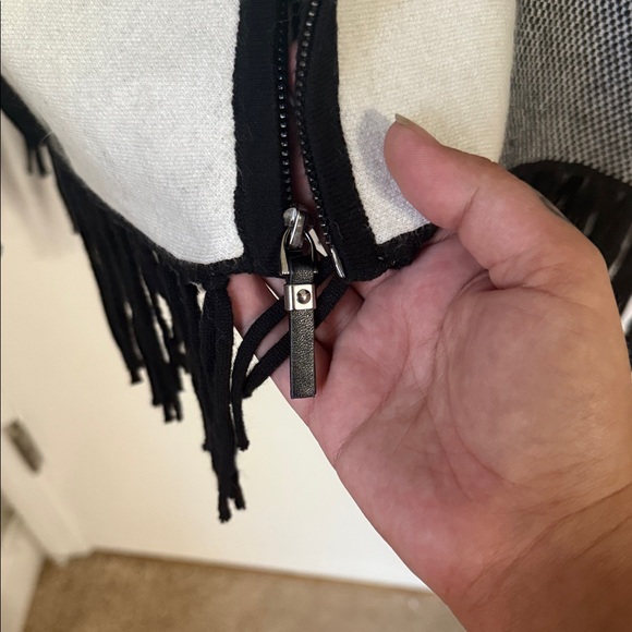 Christian Soriano New York  Fringe zip Poncho - Picture 2 of 4